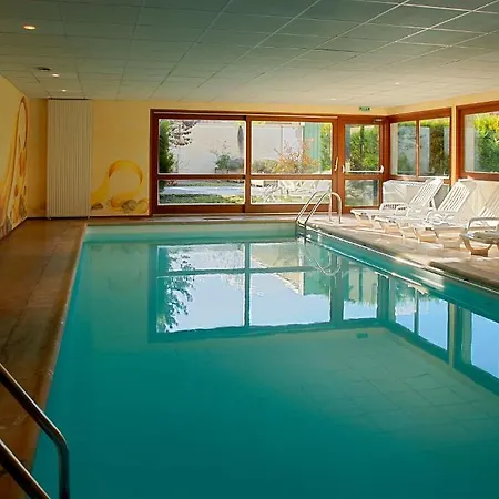 ホテル Nicey - Spa, Lounge, Coworking ロミイ・シュル・セーヌ