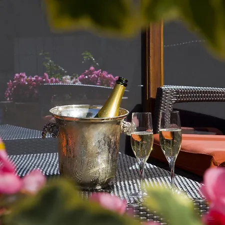 Nicey - Spa, Lounge, Coworking ロミイ・シュル・セーヌ